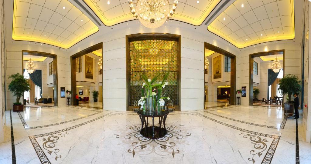 S&N Zhejiang Linhai International Hotel Экстерьер фото